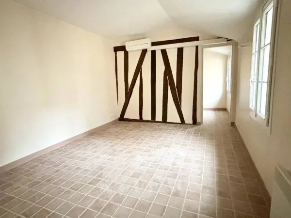 VERSAILLES Paroisse - Appartement 4 pièces avec terrasse