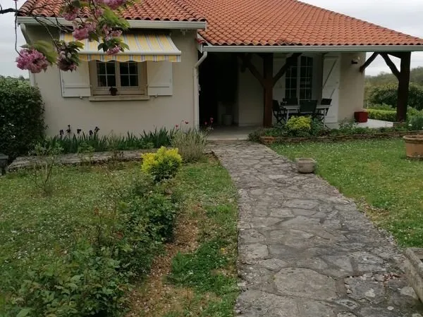 Jolie maison traditionnelle à Verfeil (31)