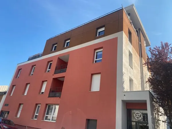 Appartement à louer dernier étage à Villeurbanne (69)