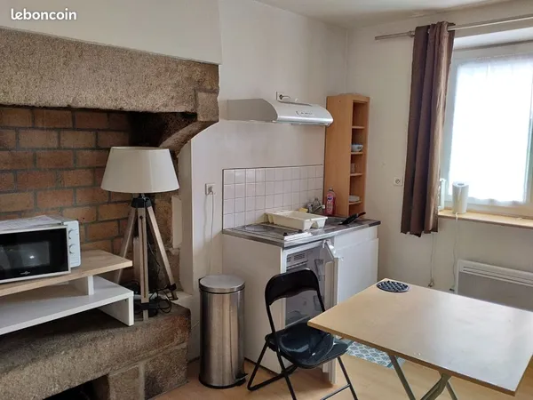 Studio meublé 20,50 m² proche des lycées, commerces et centre-ville