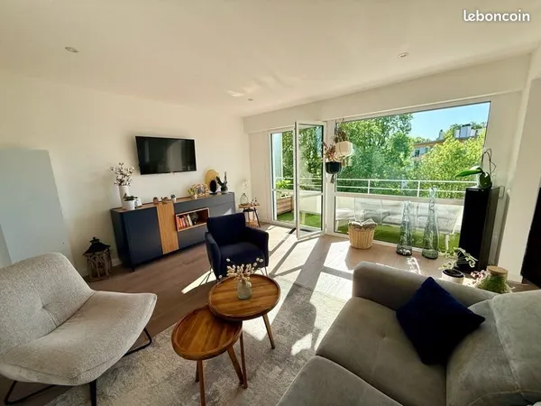 Appartement T5 traversant 91m2 quartier Perverie
