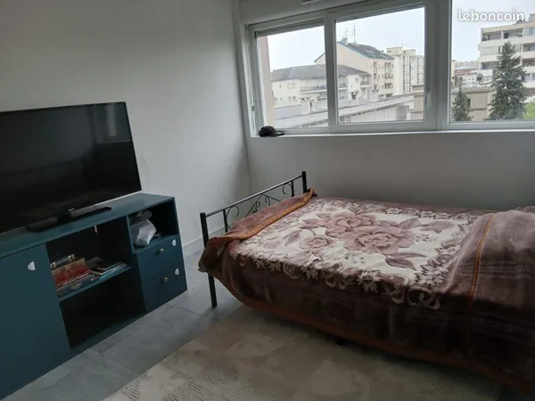 T2 proche frontière moillesulaz