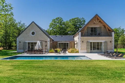 Maison 7 pièces 320 m²