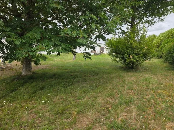 Terrain a bâtir Bertricourt