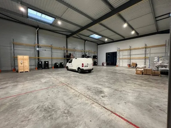 Local d'activité 1067 m²