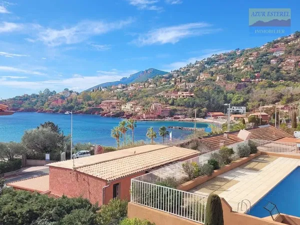 Duplex de 3 pièces : Séjour terrasse vue mer, 2 chambres, cuisine, salle de bain / WC proche de la p