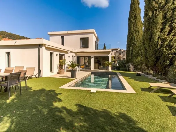 Villa Contemporaine d'Exception avec piscine, garage