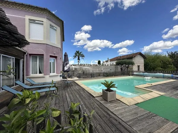 Maison 10 pièces 286 m²