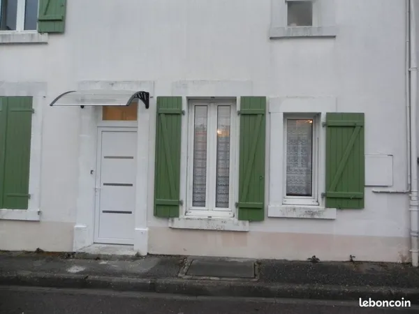 Chaumont beau petit F2 rénové, meublé, équipé proche centre et gare