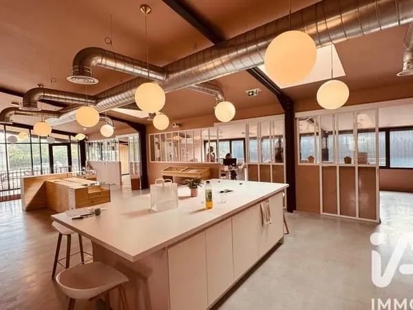 Local 620 m²