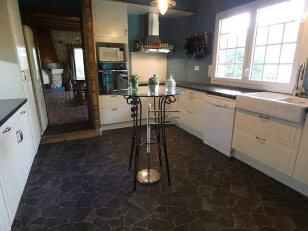 Maison 8 pièces 240 m²
