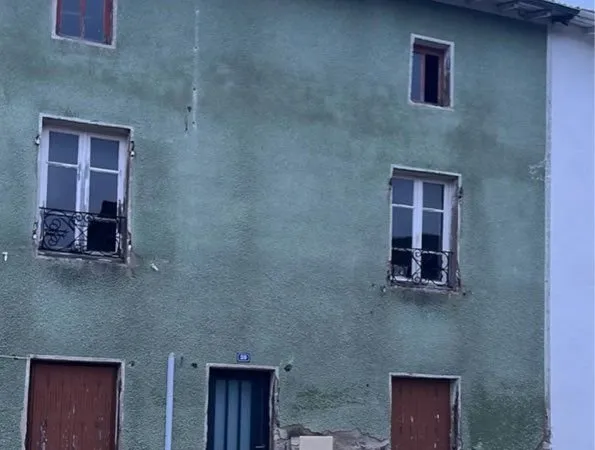 Grande maison de plus de 200 m² avec terrasse - Saint-Pierre-du-Champ