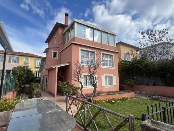 Maison 7P 180 M² Hauts de St Sylvestre jardin et parking