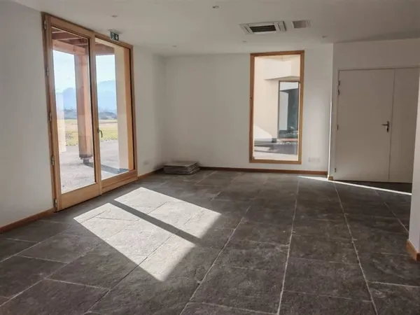 Local commercial 82 m²