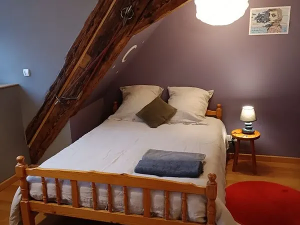 Chambre indépendante ,cuisine ,salle d'eau en partage