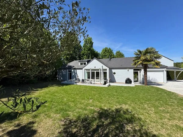 Maison Bois Contemporaine de Plain-pied. superficie utile de 17