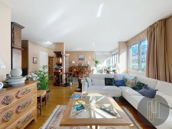 EXCLUSIVITE : Spacieux T5 avec balcon - Coeur du 7ème arrondissement de Lyon