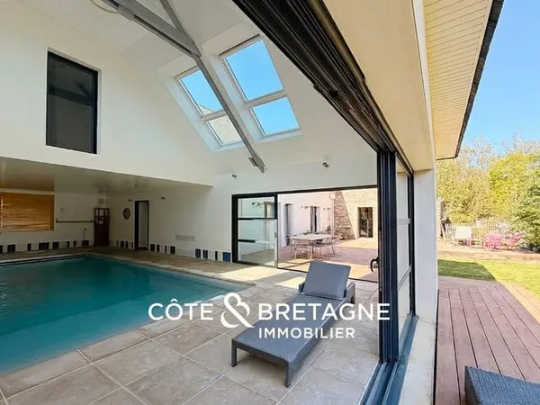 MAGNIFIQUE DEMEURE EN PIERRE A ARZAL DANS LE MORBIHAN | Réf