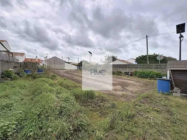 A 300m DE LA PLAGE DE LA MADELEINE - JOLI TERRAIN AVEC PETIT