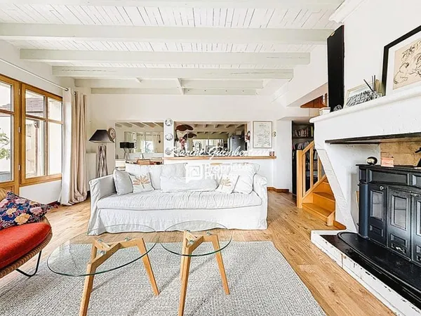 Maison en pierre avec vue, 4 chambres, garage, jardin