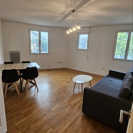 Appartement - 1er étage - 70,30 m2 - 3 pièces - Meublé