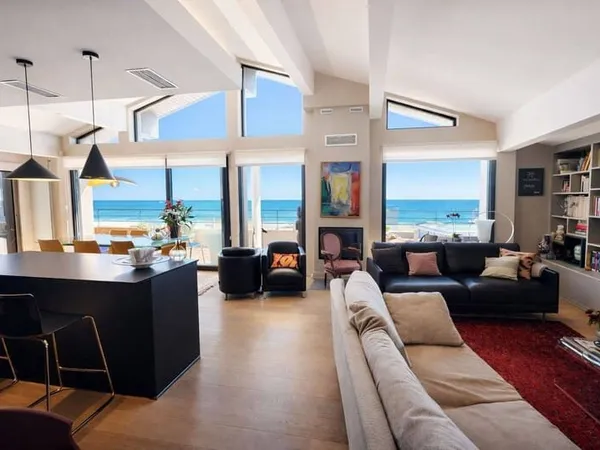 Appartement 4 pièces 145 m²