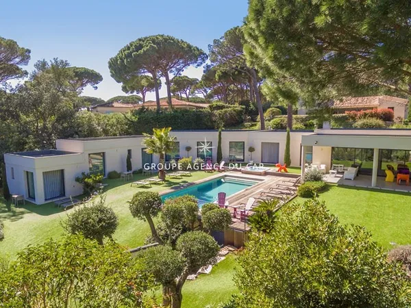 À VENDRE VILLA CONTEMPORAINE VUE MER DE PLAIN PIED TERRAIN PLAT PISCINE ET JACUZZI SALLE DE SPORT ET