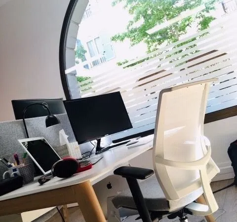 Location poste de travail esprit coworking Rueil Centre