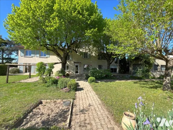 Maison 7 pièces 254 m²