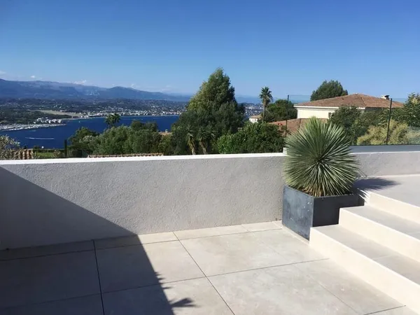 Villa contemporaine vue mer à Théoule-sur-Mer