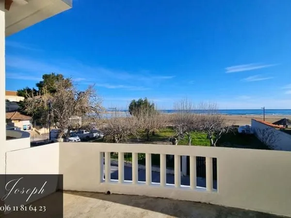 Un espace à façonner face à la mer - 85.7 m2 - un T3 et un T2