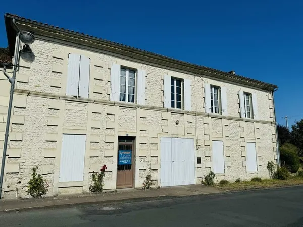 Authentique maison Charentaise à rénover