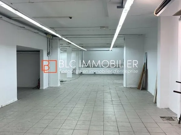 Local commercial 380 m²