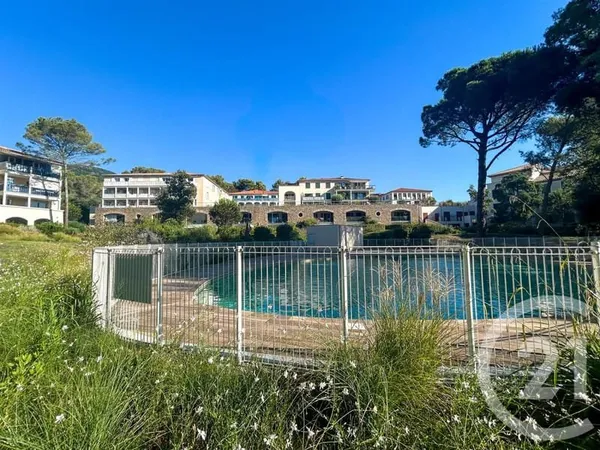 Achat : Appartement (83240)