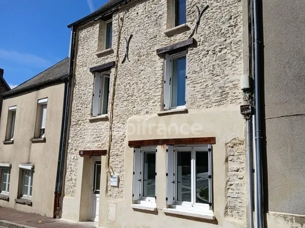 Maison de bourg rénovée - 106 m²env - 3 à 4 chambres - Extérieur clos sans vis‑à‑vis - Caumont‑sur‑A