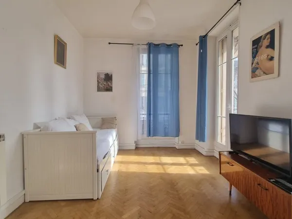 3 pièces lumineux de 56 m2 Charme bourgeois Gambetta / L