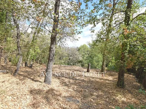 Terrain 5069 m²