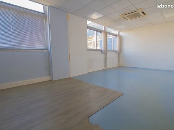 Ensemble de bureaux a louer