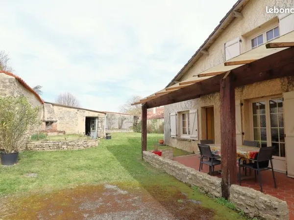 Maison en PIERRE offrant 120 m², garage de 48 m² et JOLIE dépendance de 29 m²