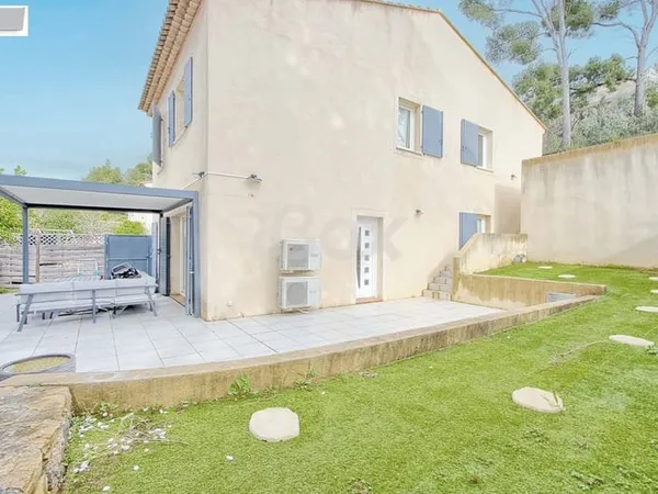 TOULON OUEST : Maison familiale de 148 m2 Au calme en fond