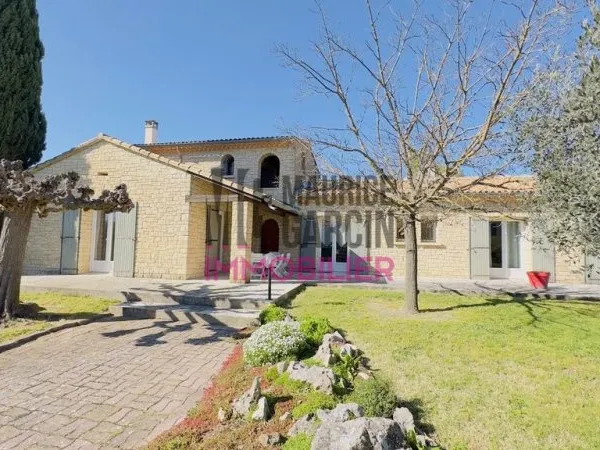 Maison de luxe 6 pièces 160 m²