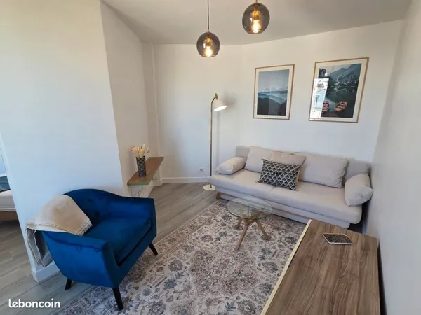 2 pièces meublé de 29 m2 refait à neuf, en étage élevé