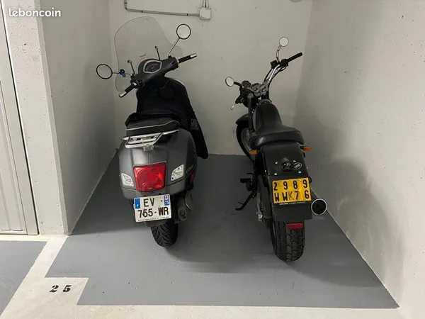 Place stationnement moto