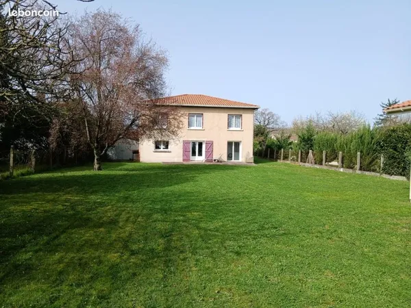 Maison de 150m2 et garage de 24 m2 sur terrain de 1000m2