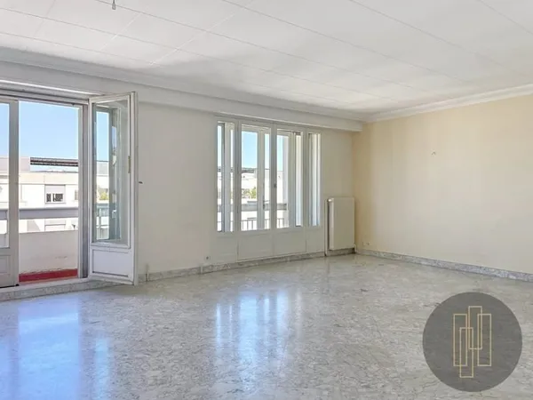 Lyon 6e, secteur Puvis de Chavannes - T4 de 107 m² avec balcon, en étage élevé