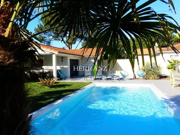 Maison 9 pièces 202 m²