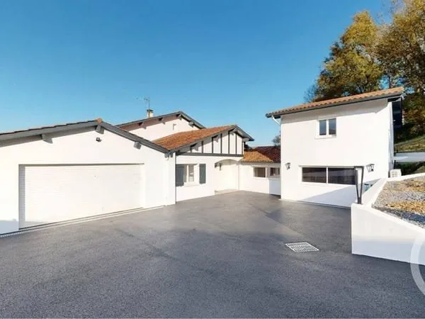Maison 10 pièces 295 m²