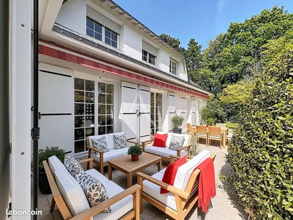 Propriété 6 pièces 230 m²
