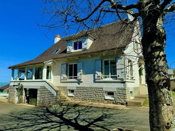 Maison Vente Montsalvy 7p 155m² 214000€