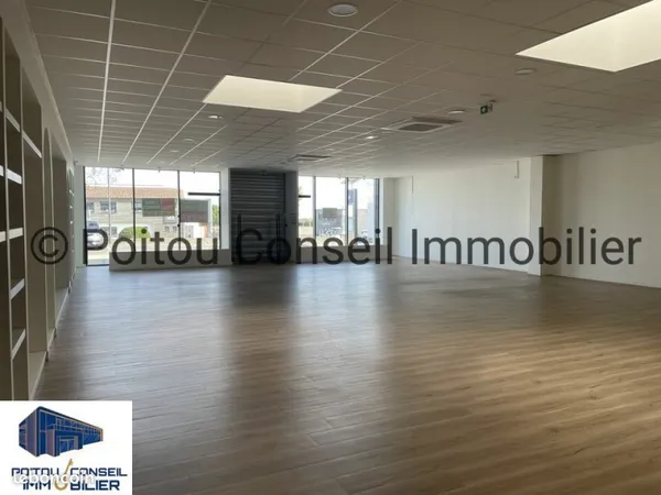 Local commercial 350 m²